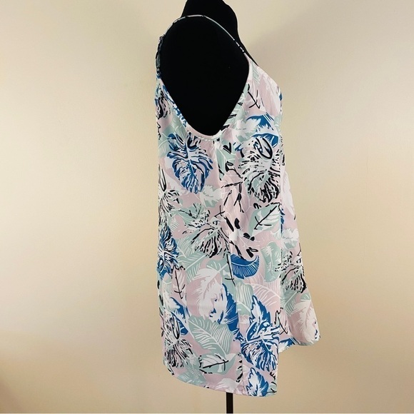 Buttoned tank top pastel colours wood buttons leaves foliage adjustable straps - Picture 2 of 11